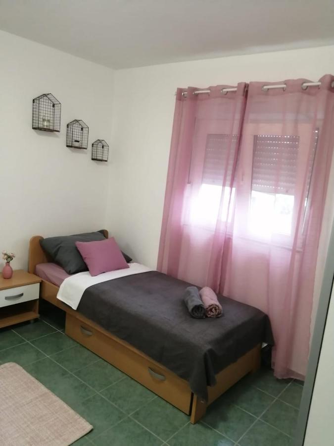 Holiday House Lara 스타리그라드 파클레니차 외부 사진