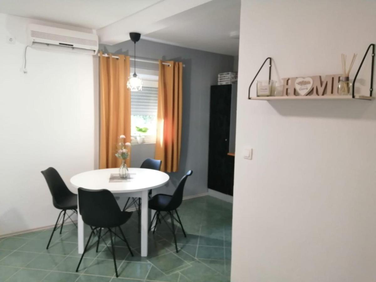 Holiday House Lara 스타리그라드 파클레니차 외부 사진