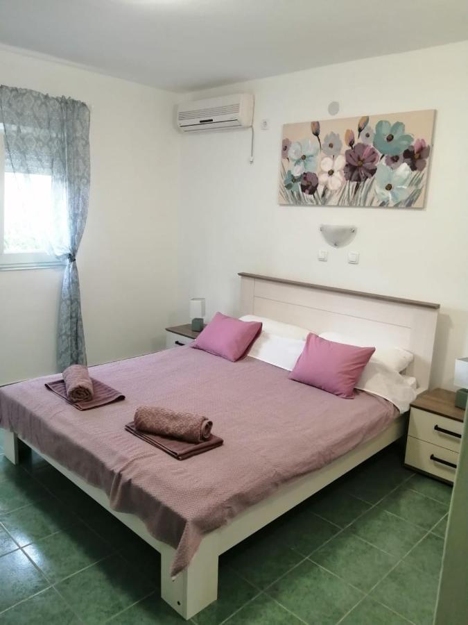 Holiday House Lara 스타리그라드 파클레니차 외부 사진