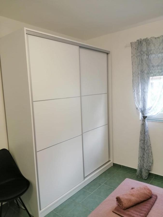 Holiday House Lara 스타리그라드 파클레니차 외부 사진