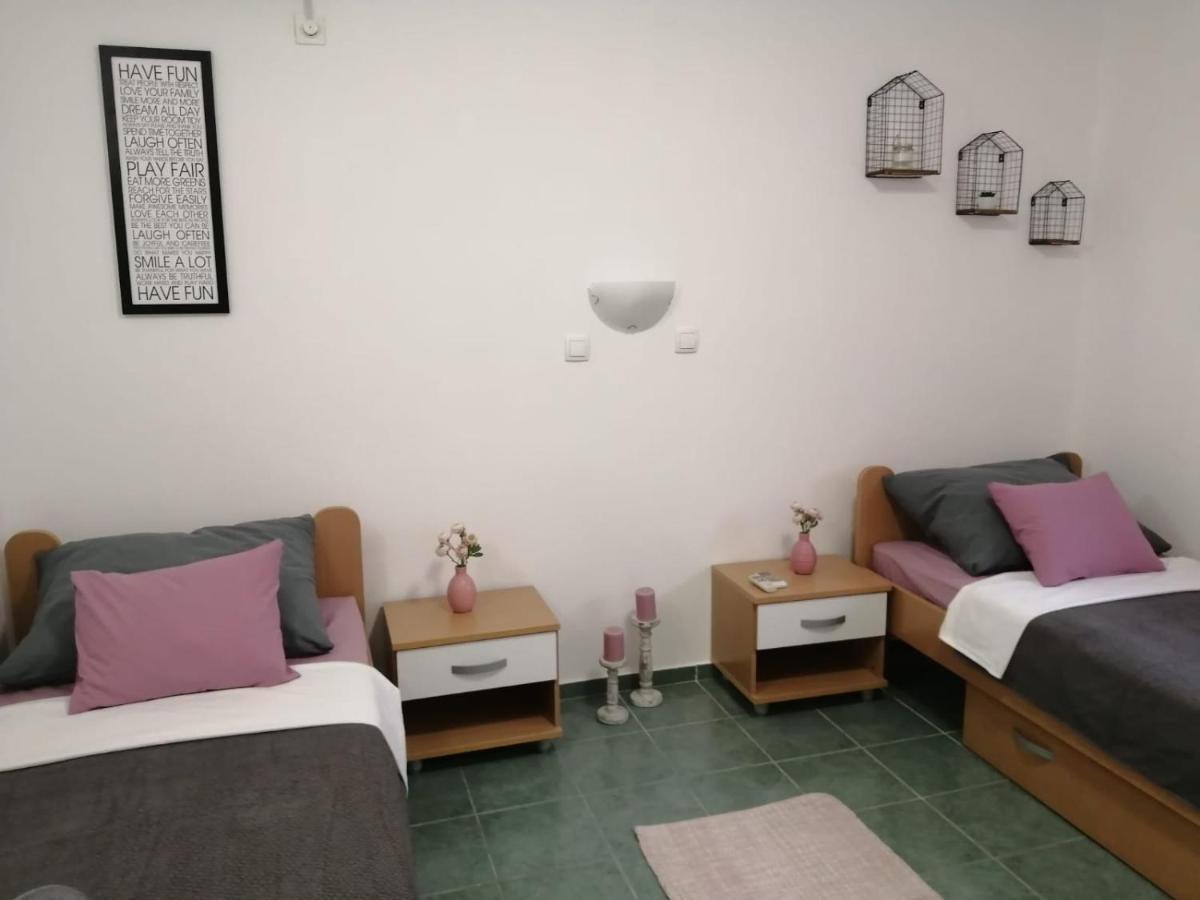 Holiday House Lara 스타리그라드 파클레니차 외부 사진