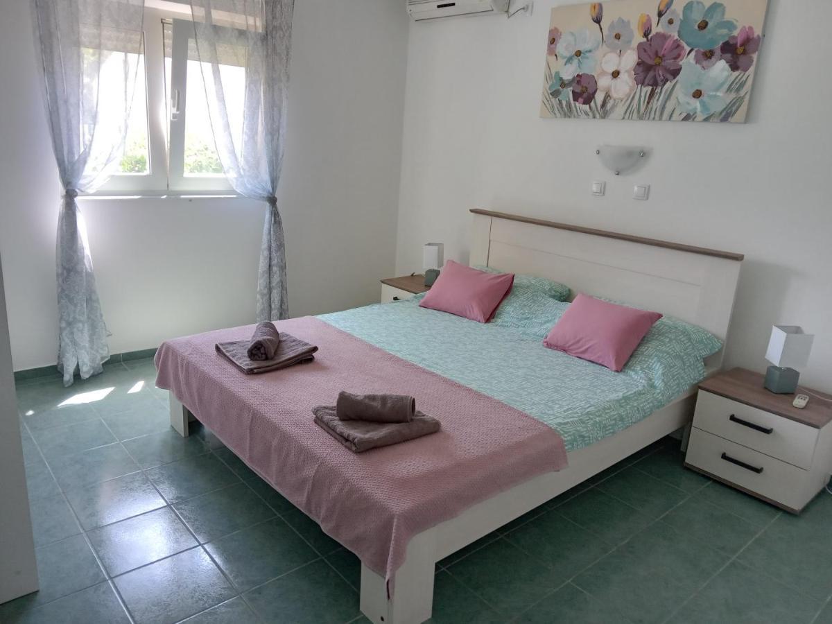 Holiday House Lara 스타리그라드 파클레니차 외부 사진